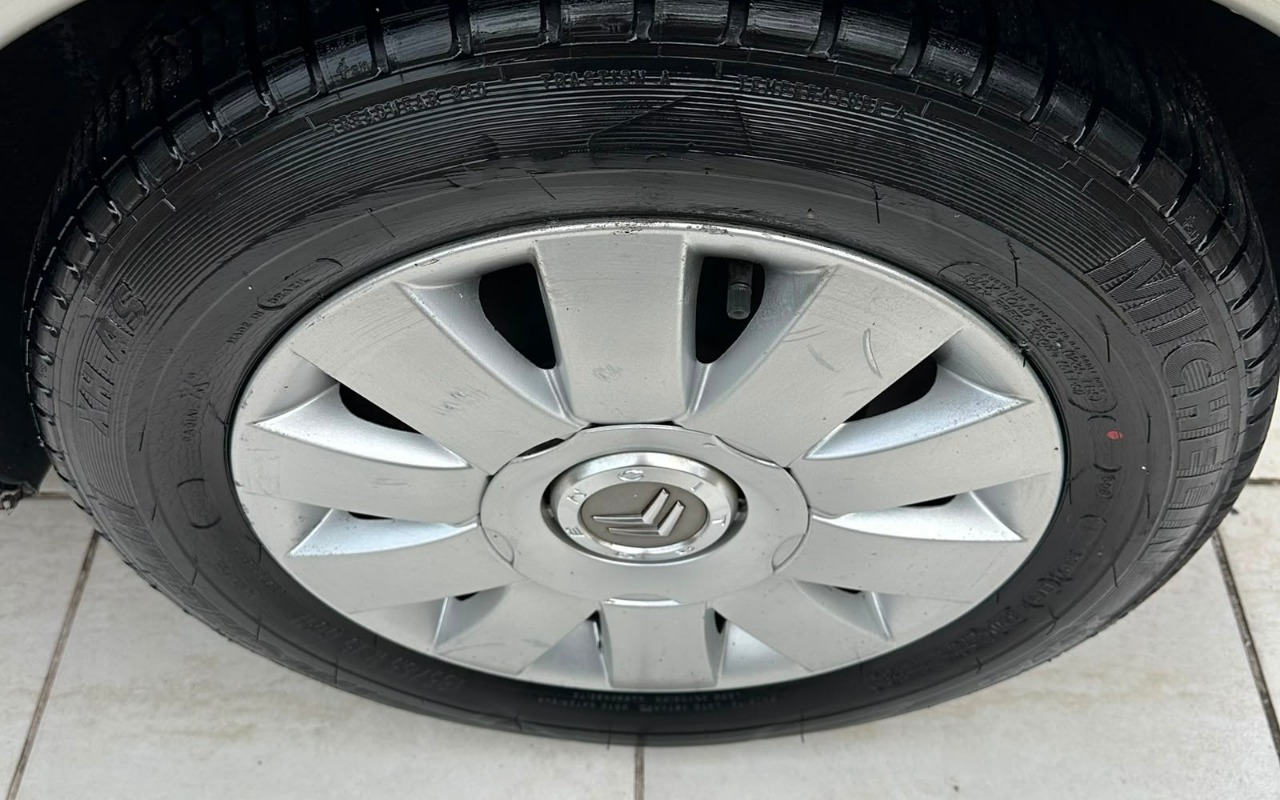 imagem-https://www.socarrao.com.br/sc-vehicle-images-prod/3105520/1786628797653-MzAxMzFjOTMtYjMxNi00ZTE4LWE3NzEtYTFkNzE4MWI4ZDBhLmpwZw.jpg