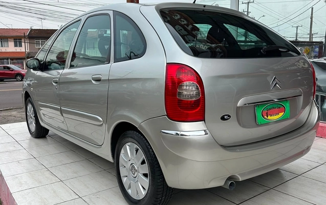 imagem-https://www.socarrao.com.br/sc-vehicle-images-prod/3105520/1786628797834-YWU2YmEzNTYtZTExYi00NzVlLTg1NTEtYjBjY2FjOTZhYjliLmpwZw.jpg