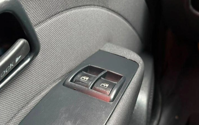 imagem-https://www.socarrao.com.br/sc-vehicle-images-prod/3105533/1786202137575-8167465_6_B_ca19df6860.jpeg