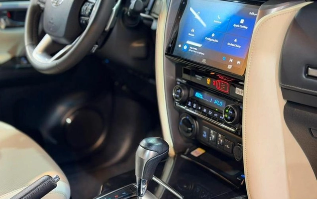 imagem-https://www.socarrao.com.br/sc-vehicle-images-prod/3105606/1786203836417-8361173_17_B_1e8fb4c876.jpeg
