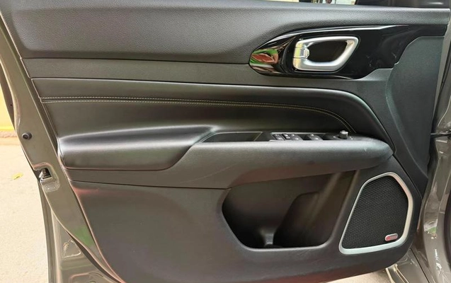 imagem-https://www.socarrao.com.br/sc-vehicle-images-prod/3105612/1789495678471-8360335_4_B_d83f4b97ba.jpeg