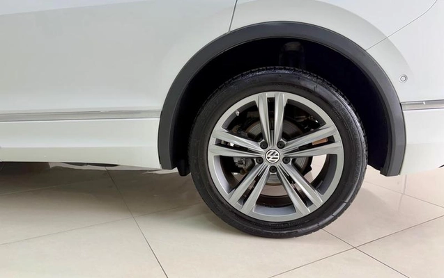 imagem-https://www.socarrao.com.br/sc-vehicle-images-prod/3105677/1787092609881-8362372_11_B_033a30de5c.jpeg