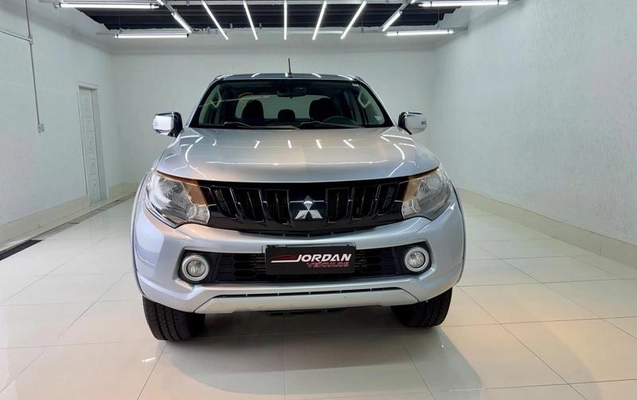 imagem-https://www.socarrao.com.br/sc-vehicle-images-prod/3105736/1789420549837-8362436_3_B_6bb0a5ffb1.jpeg