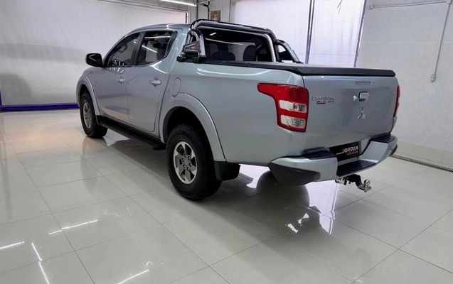 imagem-https://www.socarrao.com.br/sc-vehicle-images-prod/3105736/1789420549839-8362436_8_B_7fb585073c.jpeg