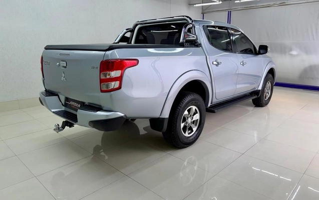 imagem-https://www.socarrao.com.br/sc-vehicle-images-prod/3105736/1789420549839-8362436_9_B_c3cd9a6c15.jpeg