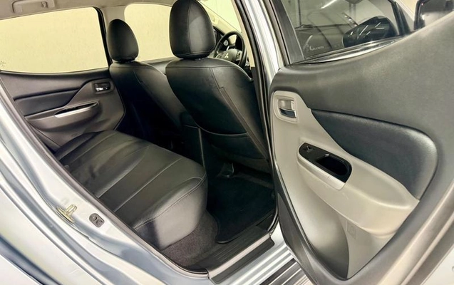 imagem-https://www.socarrao.com.br/sc-vehicle-images-prod/3105736/1789420549841-8362436_17_B_f02fbe7682.jpeg