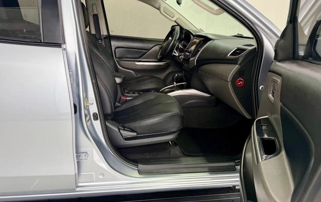 imagem-https://www.socarrao.com.br/sc-vehicle-images-prod/3105736/1789420549843-8362436_18_B_3d9cf9712c.jpeg