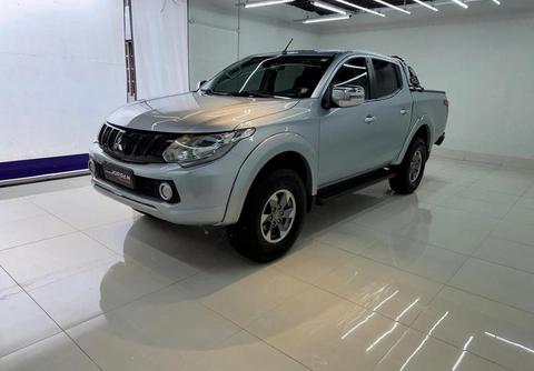 Mitsubishi Triton 2019 Prata — foto 1 de 3