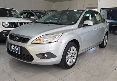 Ford Focus 2013 Prata — foto 1 de 3
