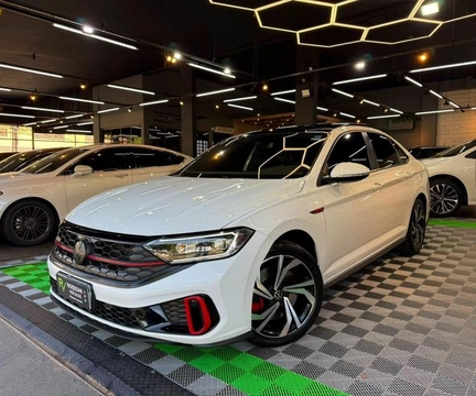 Volkswagen Jetta 2022 Branco — foto 1 de 3