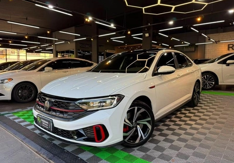 Volkswagen Jetta 2022 Branco — foto 1 de 3