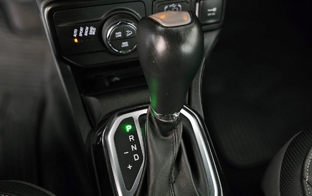 imagem-https://www.socarrao.com.br/sc-vehicle-images-prod/3106082/1789240136867-WBQ2l8dJyxPjj4IK0qHYNkUHbfDLgPDf.jpg