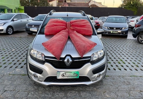 Renault Sandero 2016 Prata — foto 1 de 3