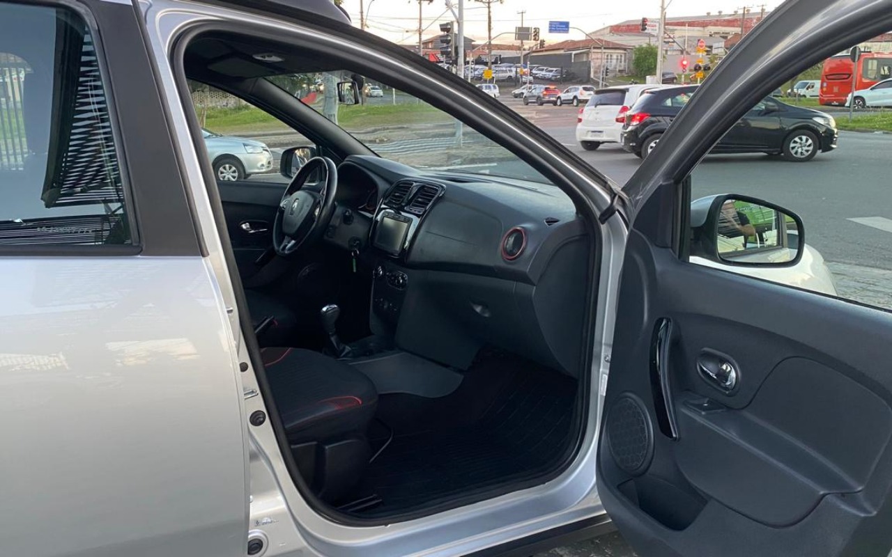 imagem-https://www.socarrao.com.br/sc-vehicle-images-prod/3106152/1788639467050-MjMuanBlZw.jpeg