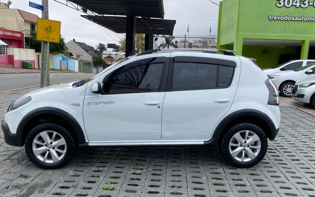 imagem-https://www.socarrao.com.br/sc-vehicle-images-prod/3106218/1786723143178-NC5qcGVn.jpeg