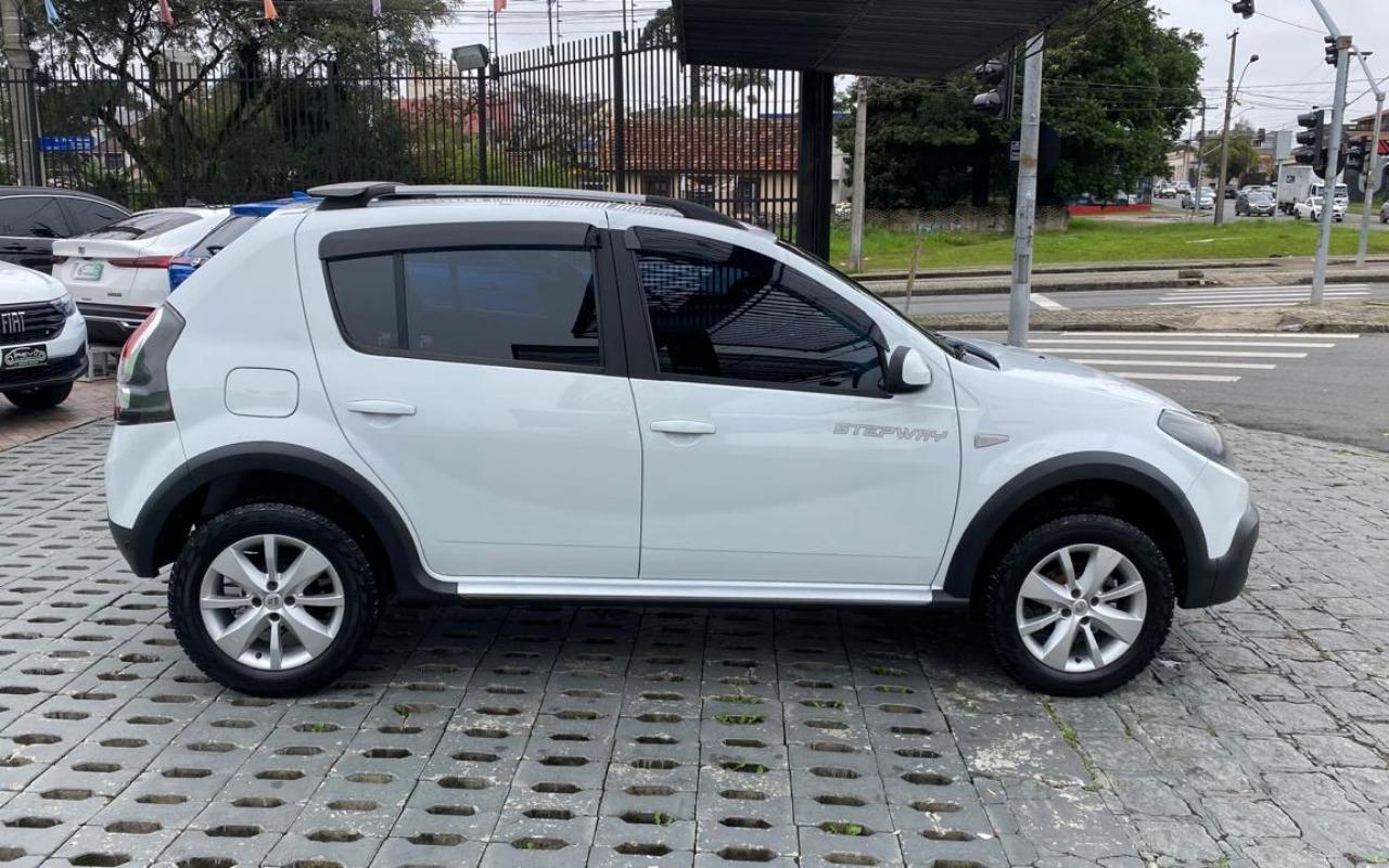 imagem-https://www.socarrao.com.br/sc-vehicle-images-prod/3106218/1786723143267-NS5qcGVn.jpeg