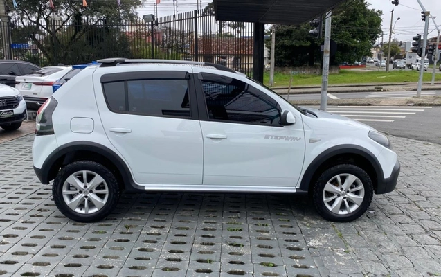 imagem-https://www.socarrao.com.br/sc-vehicle-images-prod/3106218/1786723143267-NS5qcGVn.jpeg