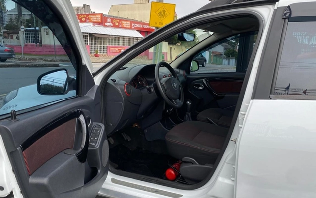 imagem-https://www.socarrao.com.br/sc-vehicle-images-prod/3106218/1786723143925-MTMuanBlZw.jpeg