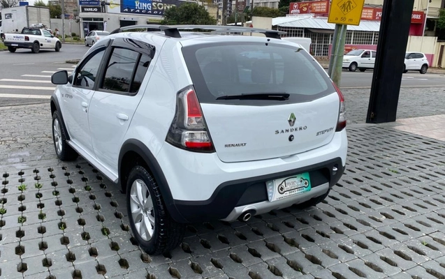 imagem-https://www.socarrao.com.br/sc-vehicle-images-prod/3106218/1786723144673-Ni5qcGVn.jpeg