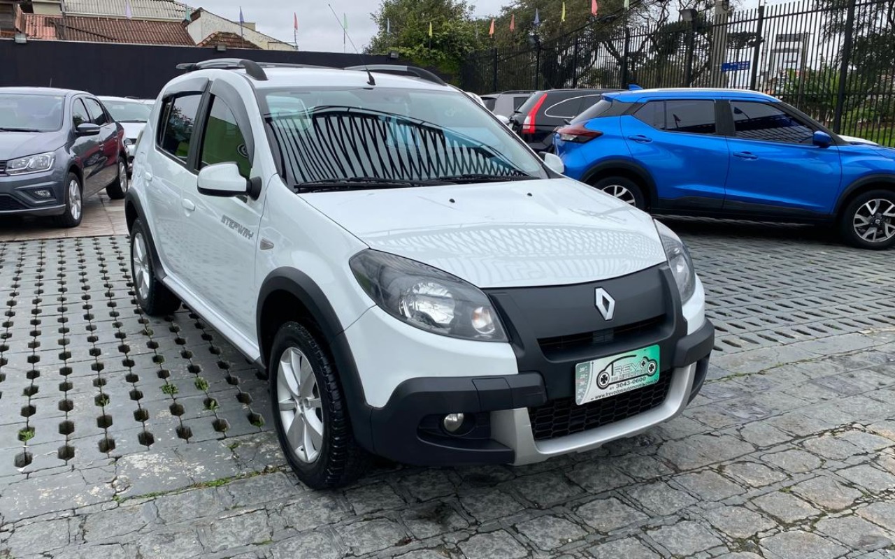 imagem-https://www.socarrao.com.br/sc-vehicle-images-prod/3106227/1786723245630-Mi5qcGVn.jpeg