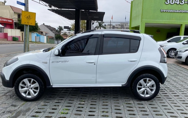 imagem-https://www.socarrao.com.br/sc-vehicle-images-prod/3106227/1786723245811-NC5qcGVn.jpeg