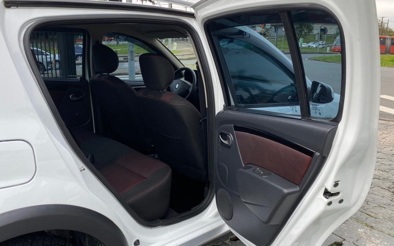 imagem-https://www.socarrao.com.br/sc-vehicle-images-prod/3106227/1786723246840-MTkuanBlZw.jpeg