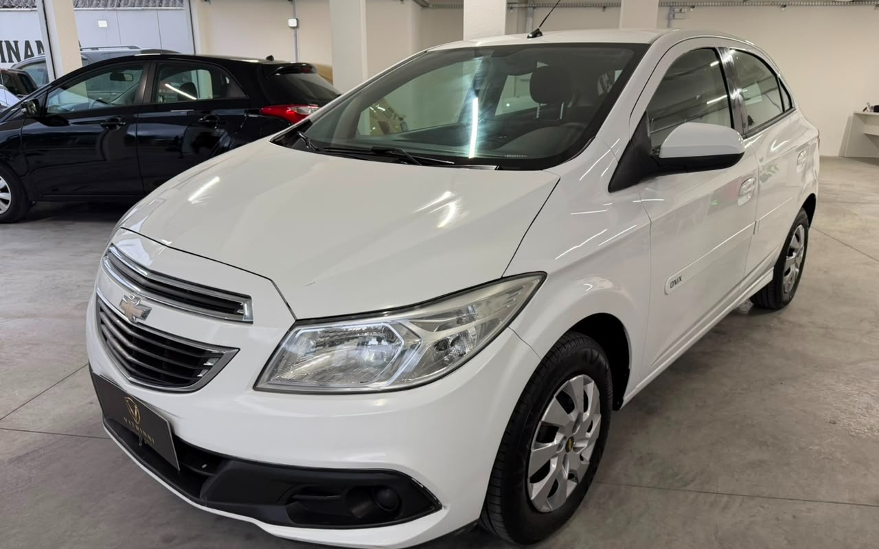 imagem-https://www.socarrao.com.br/sc-vehicle-images-prod/3106645/1786231921204-ZTRhNTI1MjItYWMyMy00OThmLWJjZTAtZjhiMWUxODFlM2I2LmpwZw.jpg