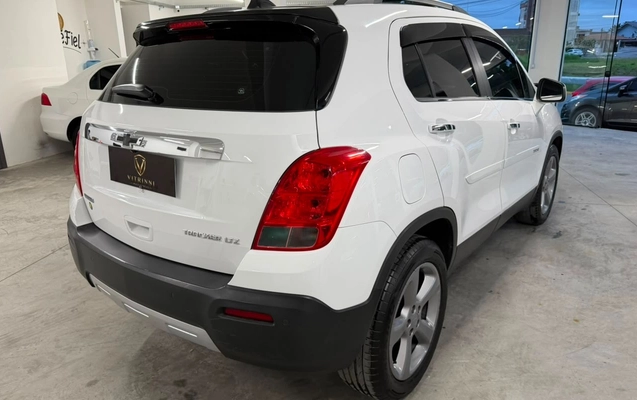imagem-https://www.socarrao.com.br/sc-vehicle-images-prod/3106646/1786232143095-MmEyMTg4YTEtNDQ5Yi00MjdiLTljMGUtMGNhNjEzMTE0ZTRkLmpwZw.jpg