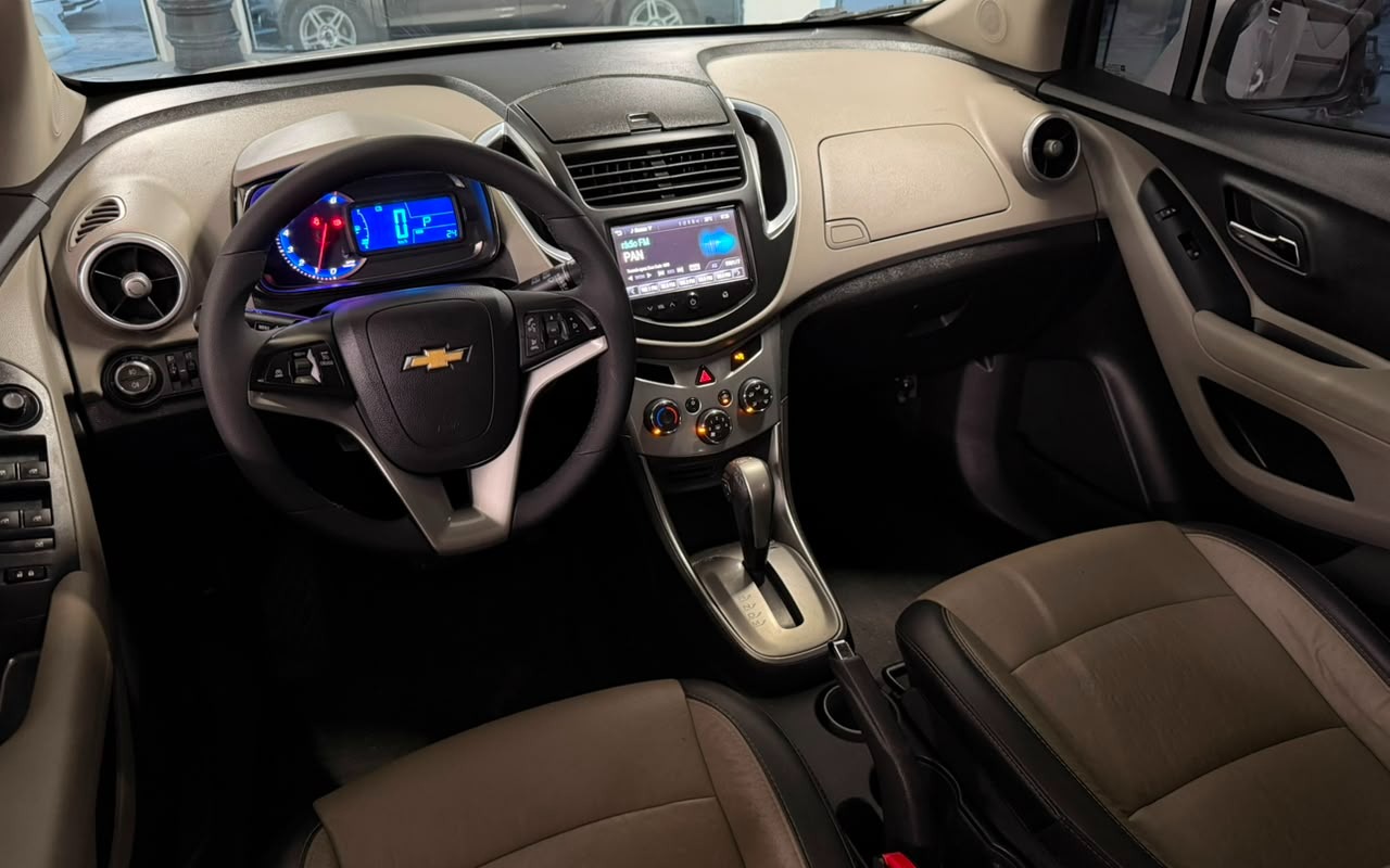 imagem-https://www.socarrao.com.br/sc-vehicle-images-prod/3106646/1786232143167-YTE1MDEwMDYtZjVlMS00ZjhjLWIyOWQtM2ZlOTU4ZDY2YjE0LmpwZw.jpg