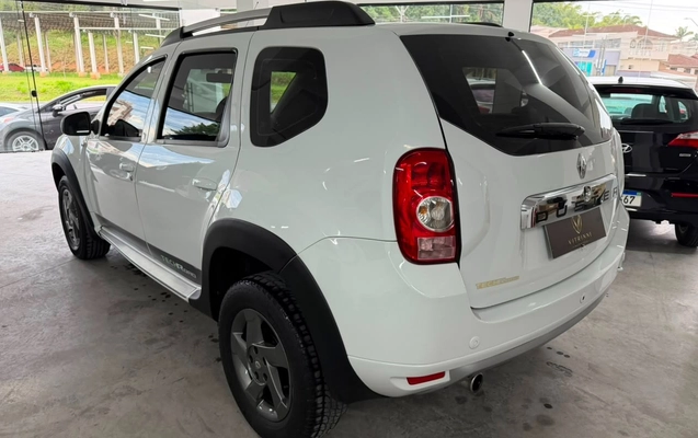 imagem-https://www.socarrao.com.br/sc-vehicle-images-prod/3106667/1786233275802-Y2I2MjgxNDktNGMzZS00NDAwLThjNmItYjM5NjcxNDQ1NGNlLmpwZw.jpg