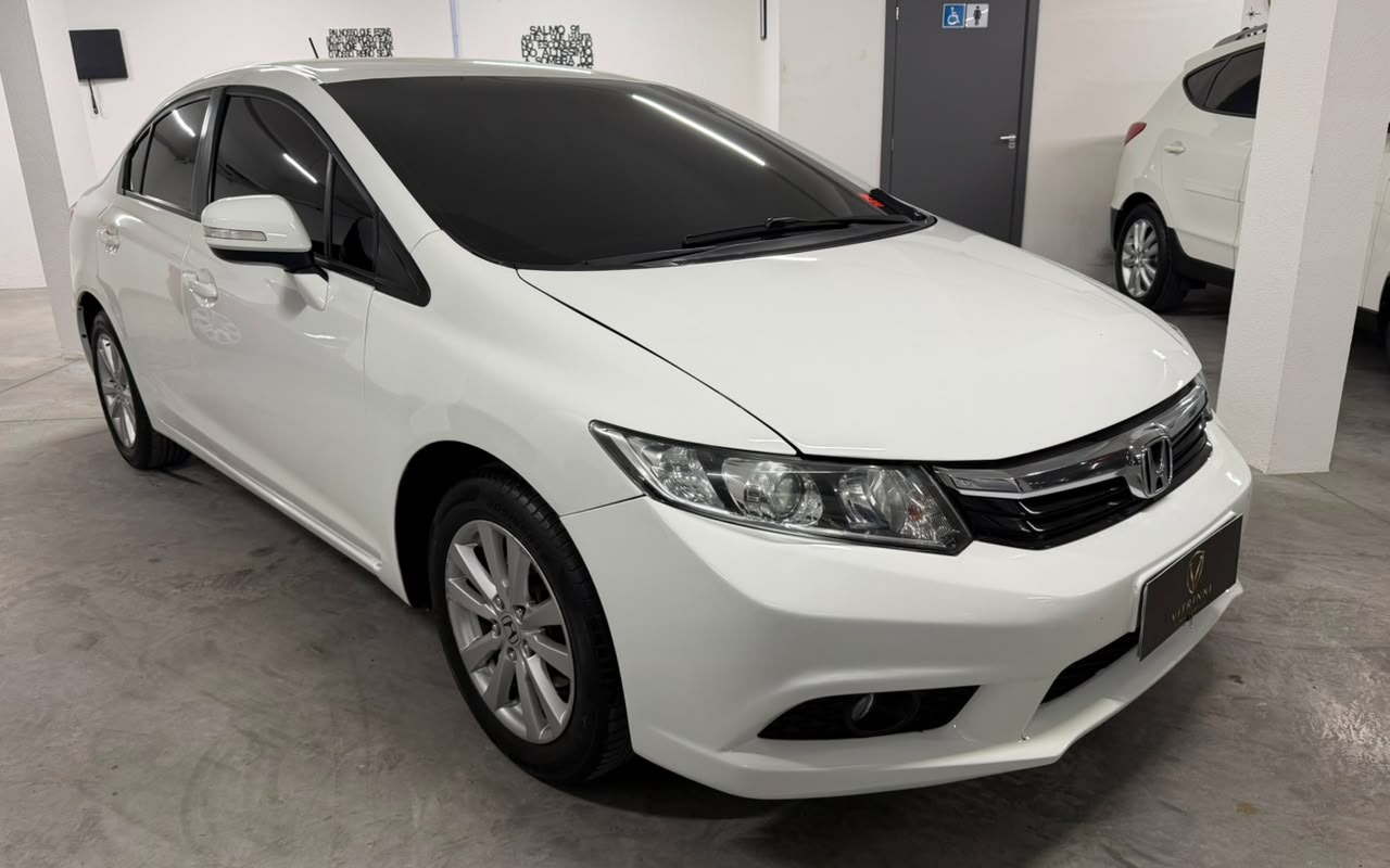 imagem-https://www.socarrao.com.br/sc-vehicle-images-prod/3106682/1786233733976-YTc0YzVjNWMtMzY3ZS00ZjdiLTk2M2EtYmMwNTIzZGUzMzg5LmpwZw.jpg
