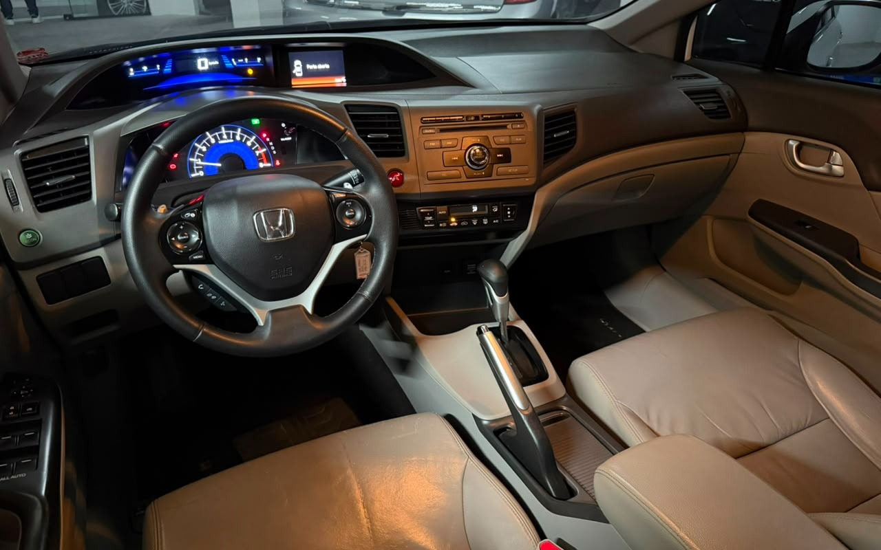 imagem-https://www.socarrao.com.br/sc-vehicle-images-prod/3106682/1786233734268-ZGQ4Yjc3NDYtM2YzOS00N2M1LWJjZTUtZDEzYmJmMzEzYzg0LmpwZw.jpg