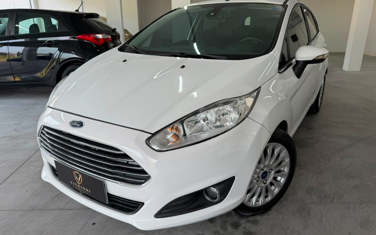 Ford Fiesta 2015 Branco — foto 1 de 3