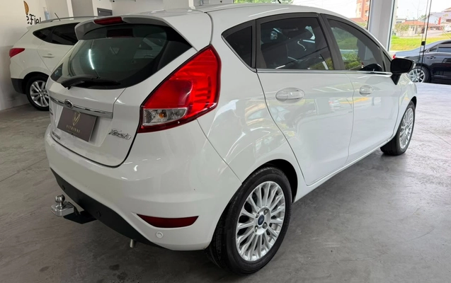 imagem-https://www.socarrao.com.br/sc-vehicle-images-prod/3106687/1786233973002-Mjk5YTBjZjgtZjIwNS00MDg5LWI3YjYtOWNkNDJlM2M3YWQ2LmpwZw.jpg