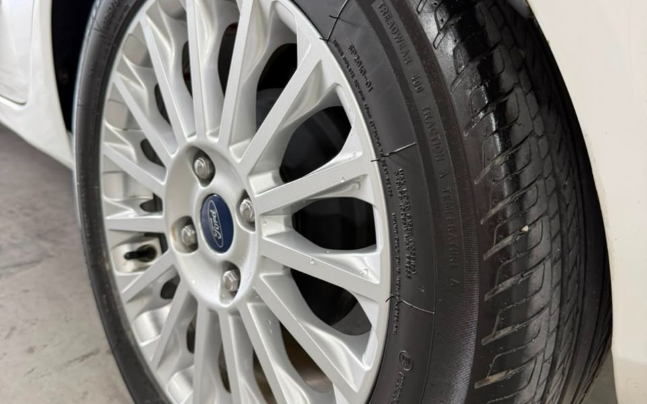 imagem-https://www.socarrao.com.br/sc-vehicle-images-prod/3106687/1786233973149-Nzg2ZDdlNzQtMDA4My00OWZiLWE0ODEtYmE1ZTZlZWIwMWQwLmpwZw.jpg