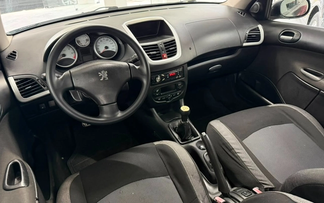 imagem-https://www.socarrao.com.br/sc-vehicle-images-prod/3106688/1786234170682-MTg1MDQ3OWYtMmJmYS00NzVmLWEwMGQtODU3YmZkYmI5NDM1LmpwZw.jpg
