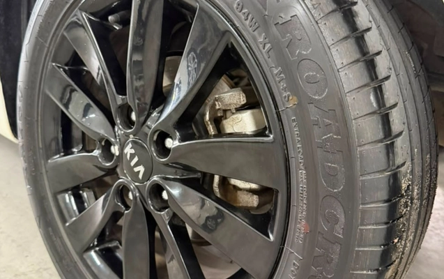 imagem-https://www.socarrao.com.br/sc-vehicle-images-prod/3106693/1786234337191-YWQyYWQ5NjgtNDMxYS00MGZlLWFmYTgtMTQxZjAyMGMwMmVmLmpwZw.jpg