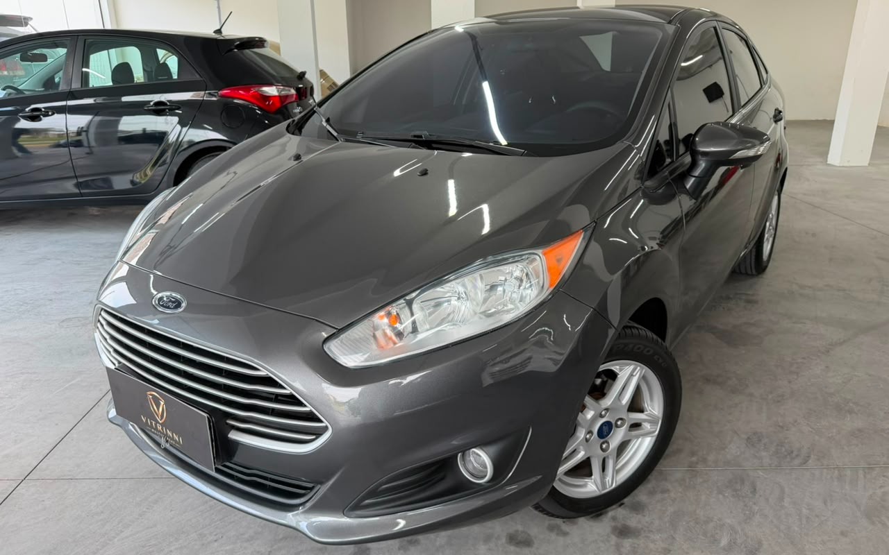 Ford Fiesta 2017 Cinza — foto 1 de 3
