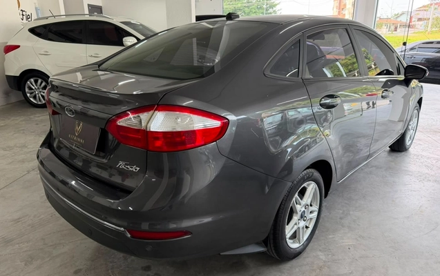 imagem-https://www.socarrao.com.br/sc-vehicle-images-prod/3106709/1786234544366-ZjZlYzdhNzYtMTZlNy00MmVjLWJhMzctNmE0OGUwMGU0NzA2LmpwZw.jpg