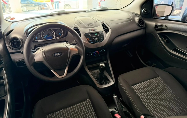 imagem-https://www.socarrao.com.br/sc-vehicle-images-prod/3106721/1786235098353-NDlkYjY4OTItNTI1Ni00ZmYwLTljMDItZWVjOGYyOTAzZWExLmpwZw.jpg
