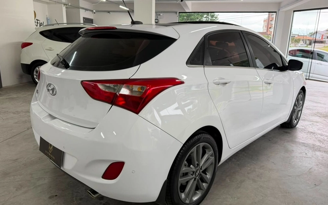 imagem-https://www.socarrao.com.br/sc-vehicle-images-prod/3106727/1786235328697-ODlkZWY5NjktNmRlOS00NTJmLThkOTctOTA2ZDNhNTYzZWFjLmpwZw.jpg