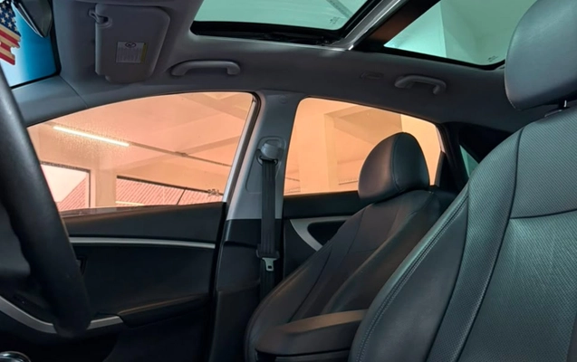 imagem-https://www.socarrao.com.br/sc-vehicle-images-prod/3106727/1786235328824-MzFlYjBlN2ItODg1Ny00Mjk4LTg3YzYtYmE4YmQyMWQ3NDE0LmpwZw.jpg