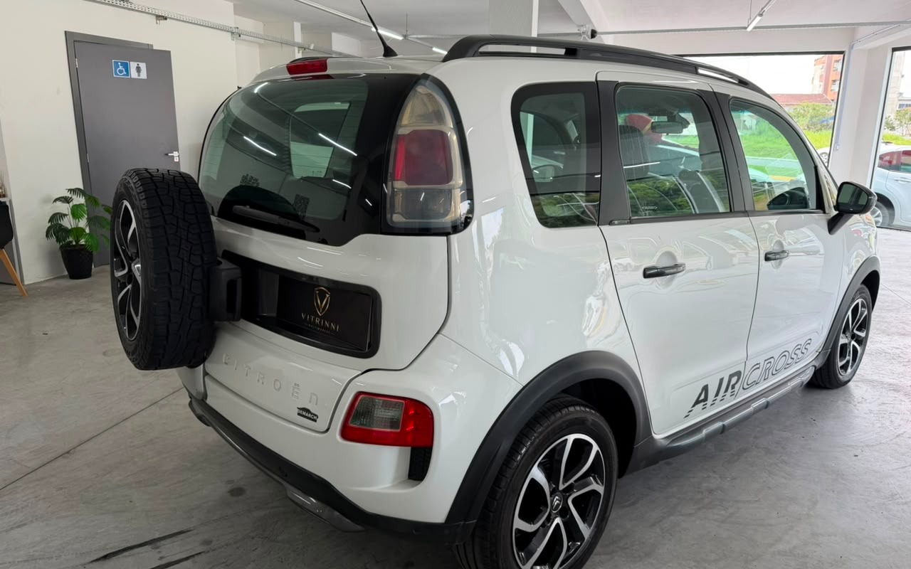 imagem-https://www.socarrao.com.br/sc-vehicle-images-prod/3106825/1786240666202-ZDk1ZmNhYzUtOTY4ZC00MWIxLThiOTQtZjg4NTJiN2Q1OWFlLmpwZw.jpg