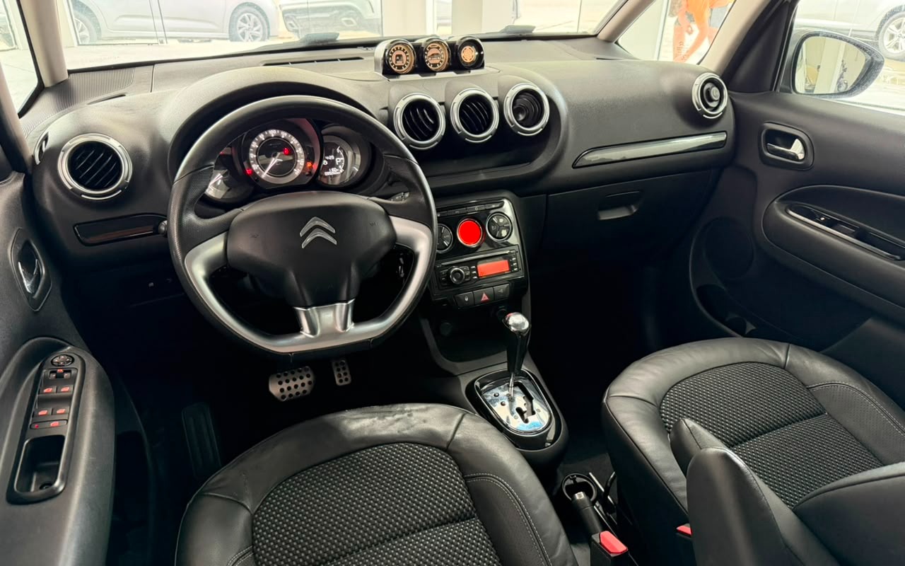 imagem-https://www.socarrao.com.br/sc-vehicle-images-prod/3106825/1786240666257-OTk3MTQwNjYtMzc3NC00NzI4LTkwNzItMTkxNjgzYjk3ZjM0LmpwZw.jpg