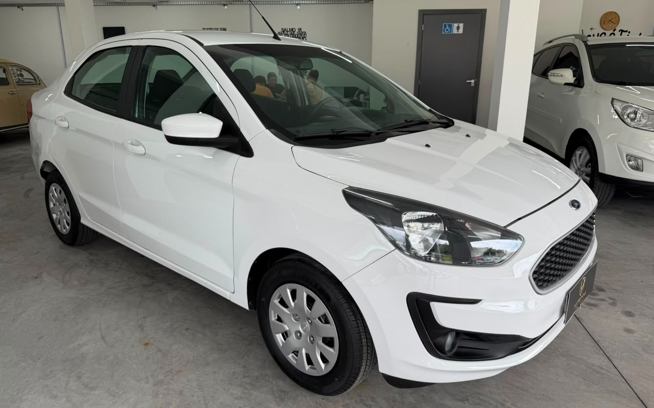 imagem-https://www.socarrao.com.br/sc-vehicle-images-prod/3106834/1786241014906-YWRlNjMxY2UtYTA3My00YzZmLTg1MjktZWFmMzU4ZDVjMDFmLmpwZw.jpg
