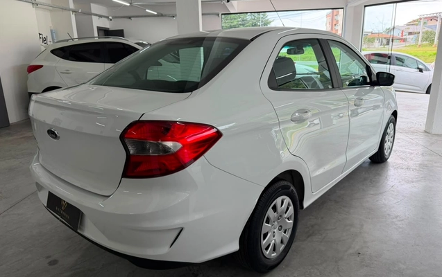 imagem-https://www.socarrao.com.br/sc-vehicle-images-prod/3106834/1786241015147-MDY1YmE0NjAtNzVmOS00MmJmLTkyNmQtNDY1OTQ3NjJlZWFlLmpwZw.jpg