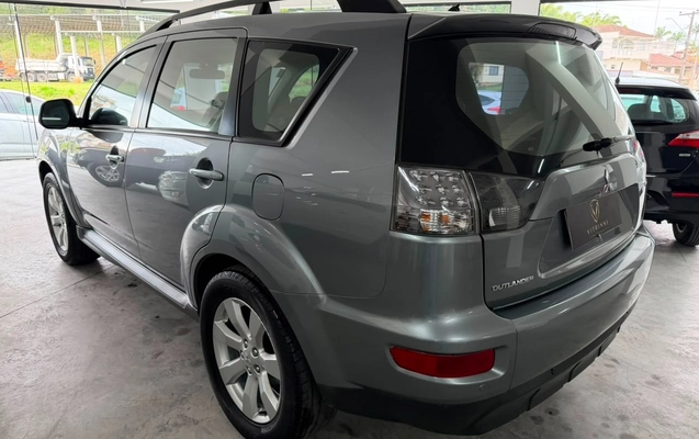 imagem-https://www.socarrao.com.br/sc-vehicle-images-prod/3106839/1786241254683-NGE4YTUyNTEtMzJmNy00NzJhLWE1OGQtODgzOTM2NWM2Njc0LmpwZw.jpg