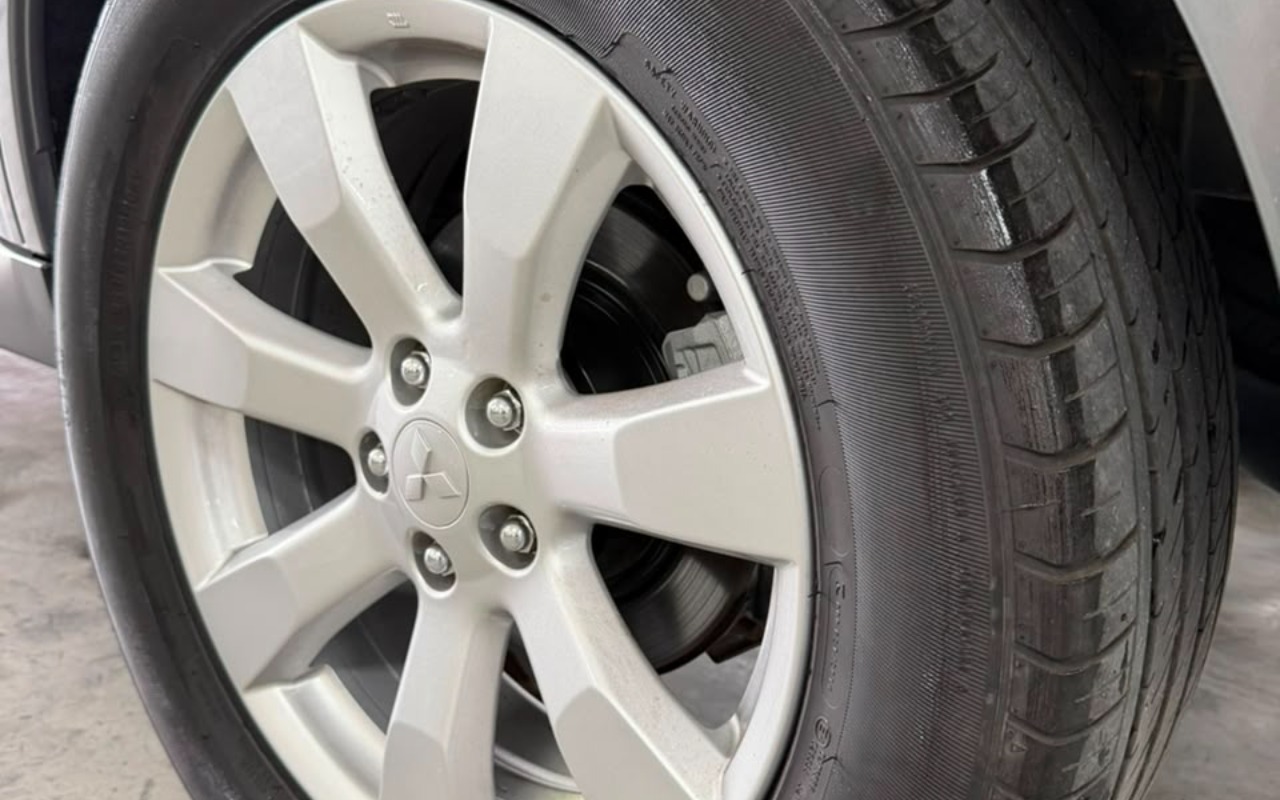 imagem-https://www.socarrao.com.br/sc-vehicle-images-prod/3106839/1786241255007-ZmEzYWYyOGYtM2I0MC00Y2YyLWIzZTYtNDAwZDFjMGMyZmM5LmpwZw.jpg