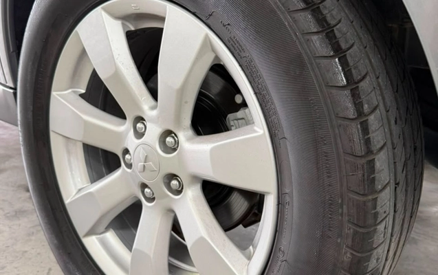 imagem-https://www.socarrao.com.br/sc-vehicle-images-prod/3106839/1786241255007-ZmEzYWYyOGYtM2I0MC00Y2YyLWIzZTYtNDAwZDFjMGMyZmM5LmpwZw.jpg