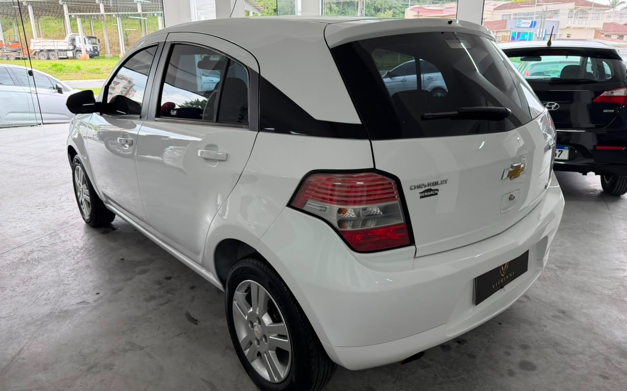 imagem-https://www.socarrao.com.br/sc-vehicle-images-prod/3106845/1786241477562-MDRmN2YzYmYtMmE1NC00OTg4LWI5MDEtYmVjOGMxOTFjZTlmLmpwZw.jpg